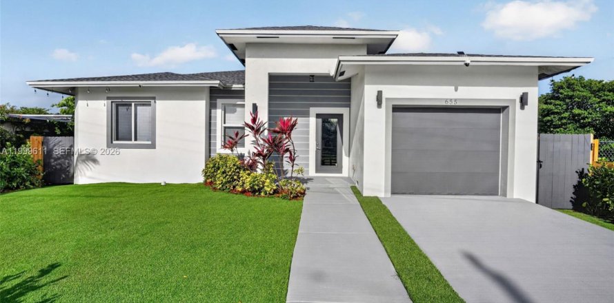 House in Fort Lauderdale, Florida 3 bedrooms, 124.67 sq.m. № 2067512