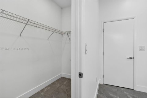 House in Fort Lauderdale, Florida 3 bedrooms, 124.67 sq.m. № 2067512 - photo 14