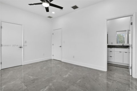 House in Fort Lauderdale, Florida 3 bedrooms, 124.67 sq.m. № 2067512 - photo 13