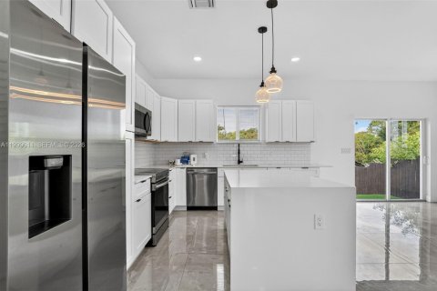 House in Fort Lauderdale, Florida 3 bedrooms, 124.67 sq.m. № 2067512 - photo 30