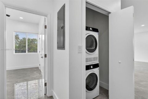 House in Fort Lauderdale, Florida 3 bedrooms, 124.67 sq.m. № 2067512 - photo 12