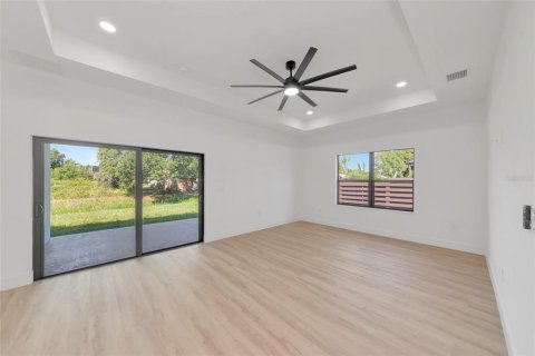 House in North Port, Florida 4 bedrooms, 223.06 sq.m. № 2151959 - photo 25
