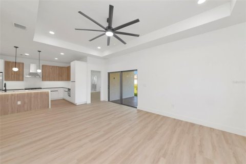 House in North Port, Florida 4 bedrooms, 223.06 sq.m. № 2151959 - photo 24