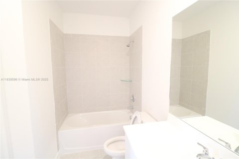 House in Homestead, Florida 3 bedrooms, 123.37 sq.m. № 1828297 - photo 7