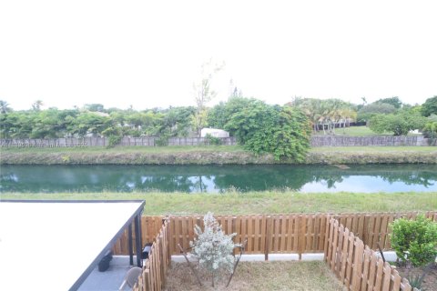 House in Homestead, Florida 3 bedrooms, 123.37 sq.m. № 1828297 - photo 21