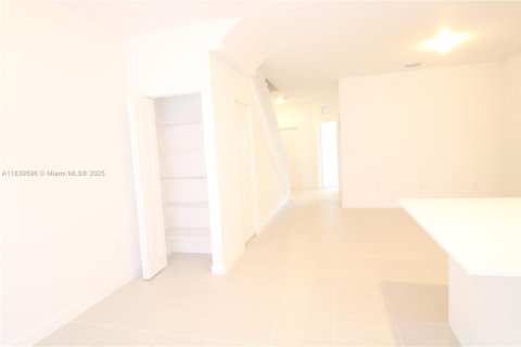 House in Homestead, Florida 3 bedrooms, 123.37 sq.m. № 1828297 - photo 11