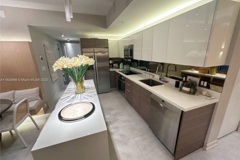 Condominio en alquiler en Miami, Florida, 2 dormitorios, 86.68 m2 № 1794598 - foto 4