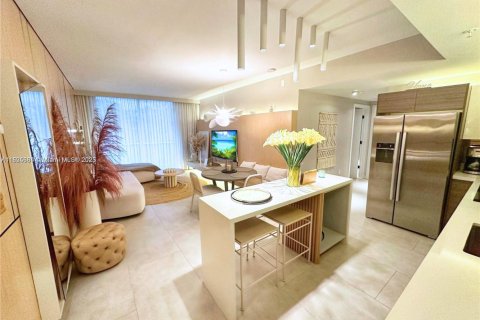Снять в аренду кондоминиум в Майами, Флорида 2 спальни, 86.68м2, № 1794598 - фото 1