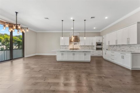 Casa en venta en Tampa, Florida, 5 dormitorios, 544.69 m2 № 2347852 - foto 15