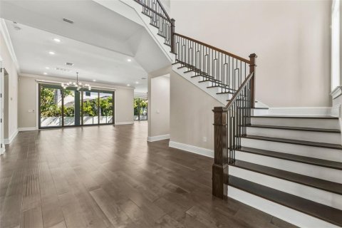 Casa en venta en Tampa, Florida, 5 dormitorios, 544.69 m2 № 2347852 - foto 10