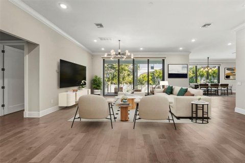 Casa en venta en Tampa, Florida, 5 dormitorios, 544.69 m2 № 2347852 - foto 12
