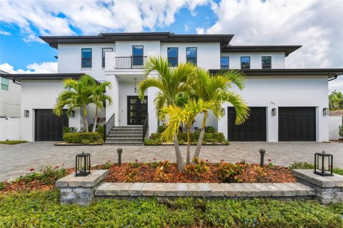 Casa en venta en Tampa, Florida, 5 dormitorios, 544.69 m2 № 2347852 - foto 3