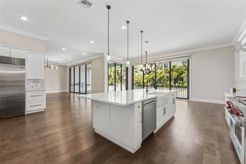 Casa en venta en Tampa, Florida, 5 dormitorios, 544.69 m2 № 2347852 - foto 18
