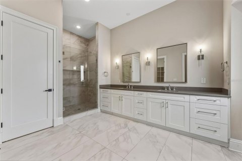 Casa en venta en Tampa, Florida, 5 dormitorios, 544.69 m2 № 2347852 - foto 30