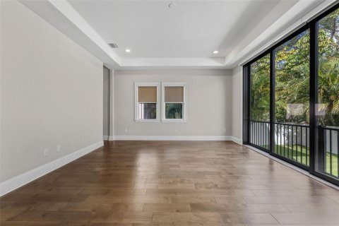 Casa en venta en Tampa, Florida, 5 dormitorios, 544.69 m2 № 2347852 - foto 25