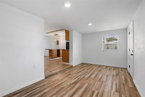Villa ou maison à vendre à Orlando, Floride: 3 chambres, 95.78 m2 № 2323036 - photo 11