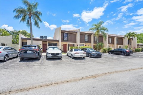 Adosado en venta en Pembroke Pines, Florida, 2 dormitorios, 112.78 m2 № 2178069 - foto 2