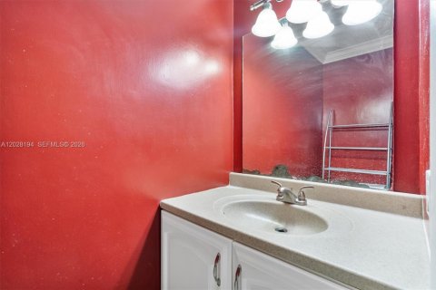 Adosado en venta en Pembroke Pines, Florida, 2 dormitorios, 112.78 m2 № 2178069 - foto 28