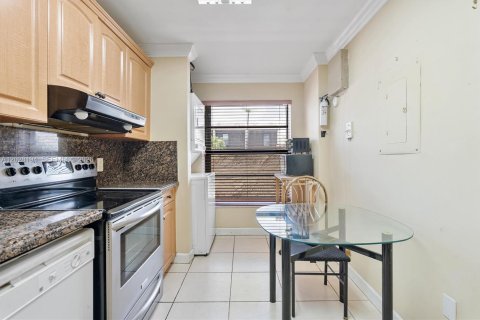 Adosado en venta en Pembroke Pines, Florida, 2 dormitorios, 112.78 m2 № 2178069 - foto 22
