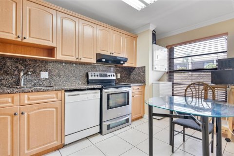 Adosado en venta en Pembroke Pines, Florida, 2 dormitorios, 112.78 m2 № 2178069 - foto 19