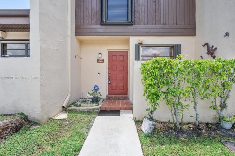Adosado en Pembroke Pines, Florida 2 dormitorios, 112.78 m2 № 2178069