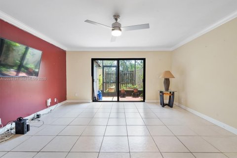 Adosado en venta en Pembroke Pines, Florida, 2 dormitorios, 112.78 m2 № 2178069 - foto 8