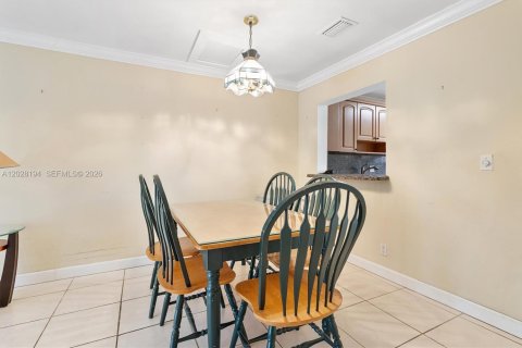 Adosado en venta en Pembroke Pines, Florida, 2 dormitorios, 112.78 m2 № 2178069 - foto 15