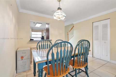 Adosado en venta en Pembroke Pines, Florida, 2 dormitorios, 112.78 m2 № 2178069 - foto 16