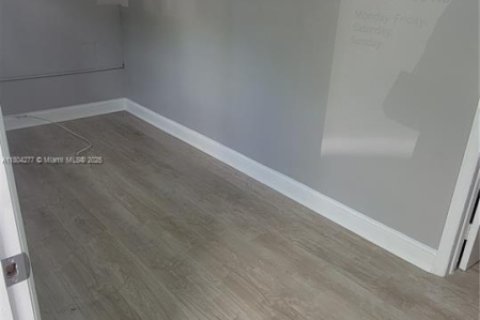 Immobilier commercial à vendre à Miami, Floride № 2059852 - photo 5