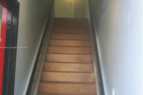 Immobilier commercial à vendre à Miami, Floride № 2059852 - photo 10