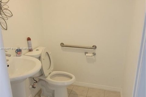 Immobilier commercial à vendre à Miami, Floride № 2059852 - photo 6