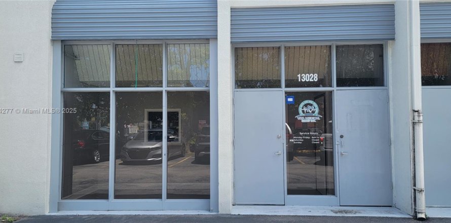 Immobilier commercial à Miami, Floride № 2059852