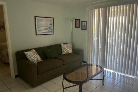 Apartment in Englewood, Florida 2 bedrooms, 72.93 sq.m. № 2363333