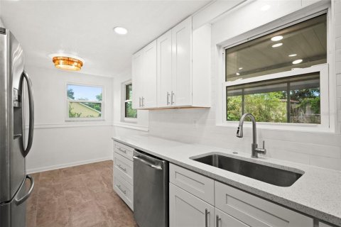 Villa ou maison à vendre à Tarpon Springs, Floride: 3 chambres, 159.79 m2 № 2354963 - photo 14