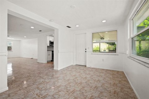 Villa ou maison à vendre à Tarpon Springs, Floride: 3 chambres, 159.79 m2 № 2354963 - photo 9
