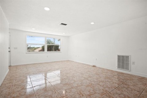 Villa ou maison à vendre à Tarpon Springs, Floride: 3 chambres, 159.79 m2 № 2354963 - photo 5