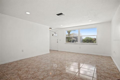 Villa ou maison à vendre à Tarpon Springs, Floride: 3 chambres, 159.79 m2 № 2354963 - photo 4