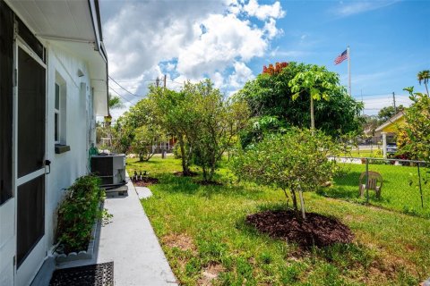 Villa ou maison à vendre à Tarpon Springs, Floride: 3 chambres, 159.79 m2 № 2354963 - photo 30
