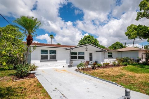 Villa ou maison à vendre à Tarpon Springs, Floride: 3 chambres, 159.79 m2 № 2354963 - photo 2