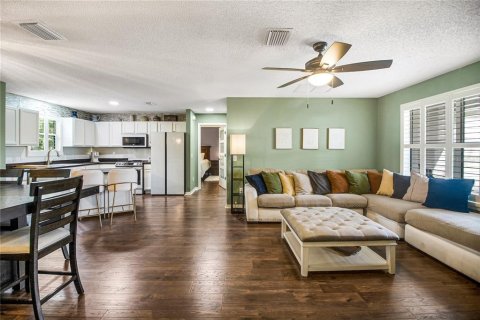 Casa en venta en The Villages, Florida, 3 dormitorios, 129.32 m2 № 2383338 - foto 11
