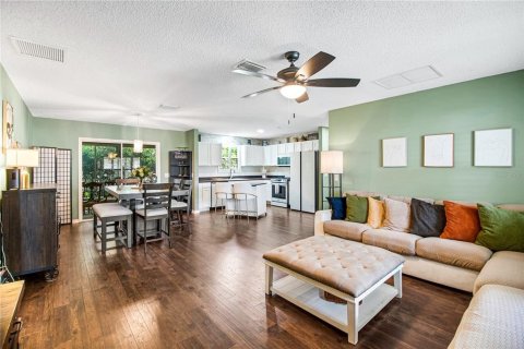 Casa en venta en The Villages, Florida, 3 dormitorios, 129.32 m2 № 2383338 - foto 10