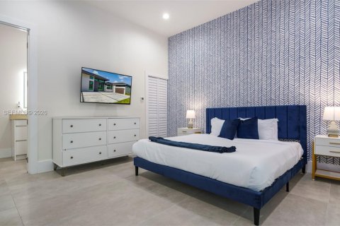 Casa en alquiler en Plantation, Florida, 8 dormitorios, 485.97 m2 № 2152563 - foto 10