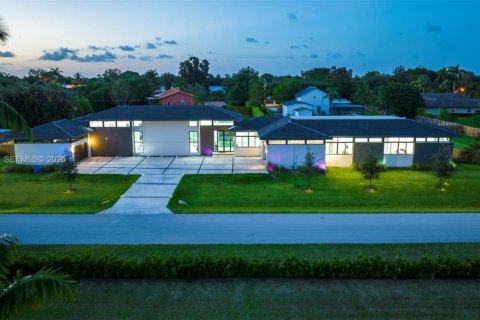Casa en Plantation, Florida 8 dormitorios, 485.97 m2 № 2152563