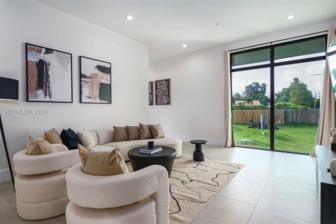 Casa en alquiler en Plantation, Florida, 8 dormitorios, 485.97 m2 № 2152563 - foto 25