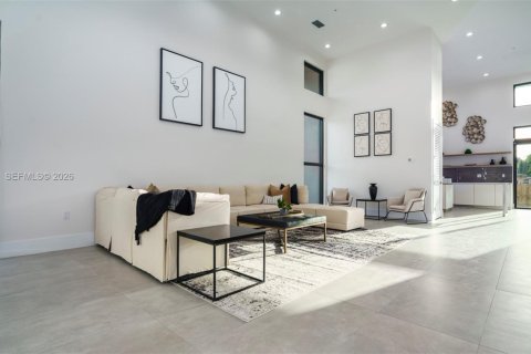Casa en alquiler en Plantation, Florida, 8 dormitorios, 485.97 m2 № 2152563 - foto 18