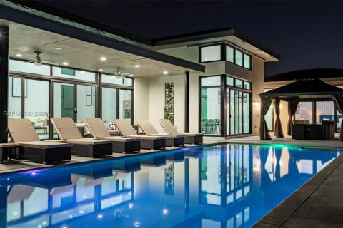 Casa en alquiler en Plantation, Florida, 8 dormitorios, 485.97 m2 № 2152563 - foto 2