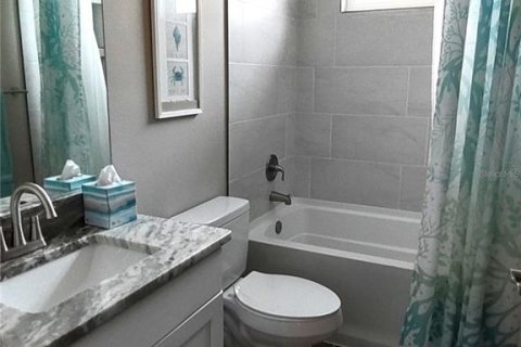 House in North Port, Florida 3 bedrooms, 170.94 sq.m. № 1597749 - photo 8