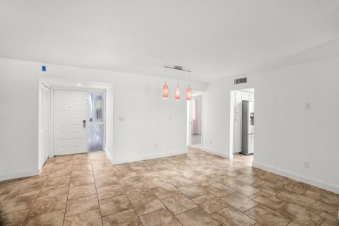 Condo in Weston, Florida, 2 bedrooms  № 2083405 - photo 3