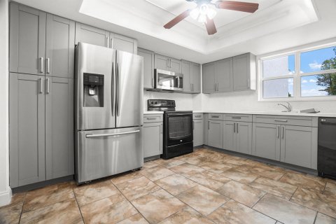 Condo in Weston, Florida, 2 bedrooms  № 2083405 - photo 13