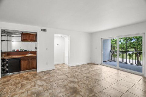 Condo in Weston, Florida, 2 bedrooms  № 2083405 - photo 10